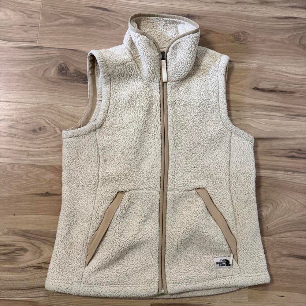 The North Face cream fleece Sherpa vest warm fall size women’s medium